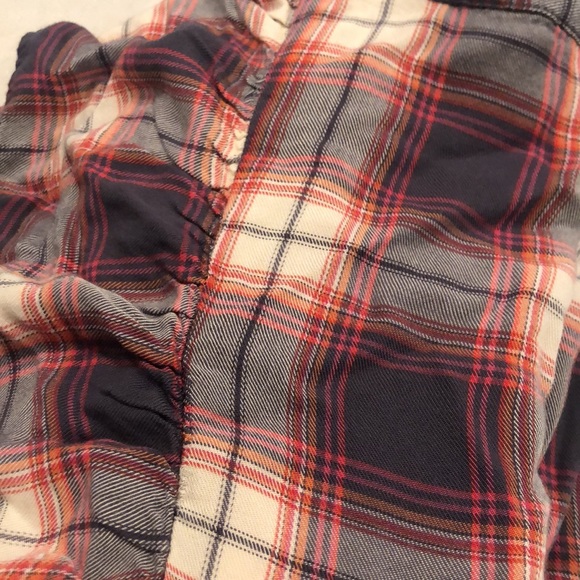 🍓Ruffled plaid top🍓 - Picture 14 of 14